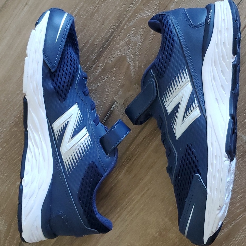 New Balance Boys 4 ABZorb Runner